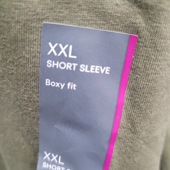 All in Motion Cropped Short Sleeve Top - Picture 3 of 6